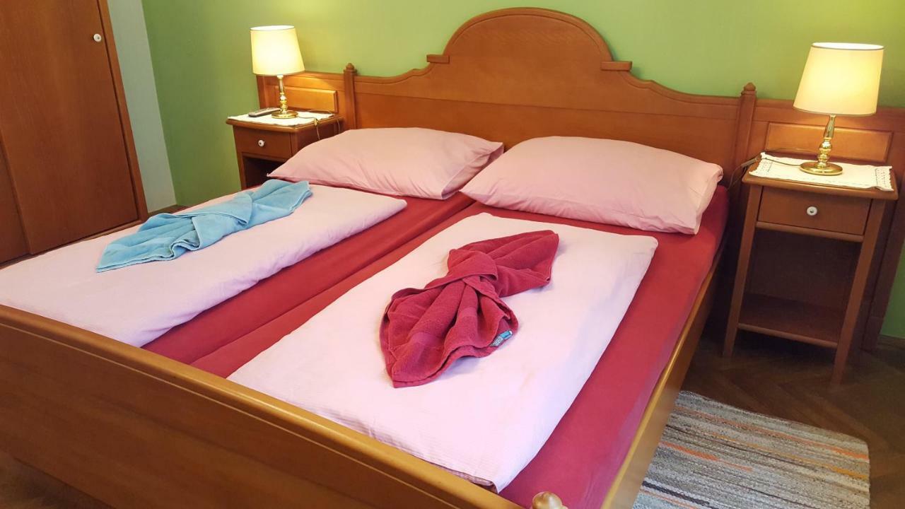 Hotel Alte Post Krems Esterno foto